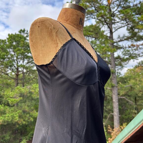 Vintage 70s Vanity Fair Black Nylon Side Slit Minimalist Maxi Slip XS S - Picture 4 of 7